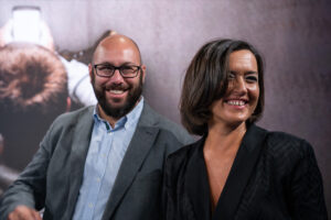 Alejandra Andrade y Tomás Ocaña, directores de "Adictos a la pantalla"